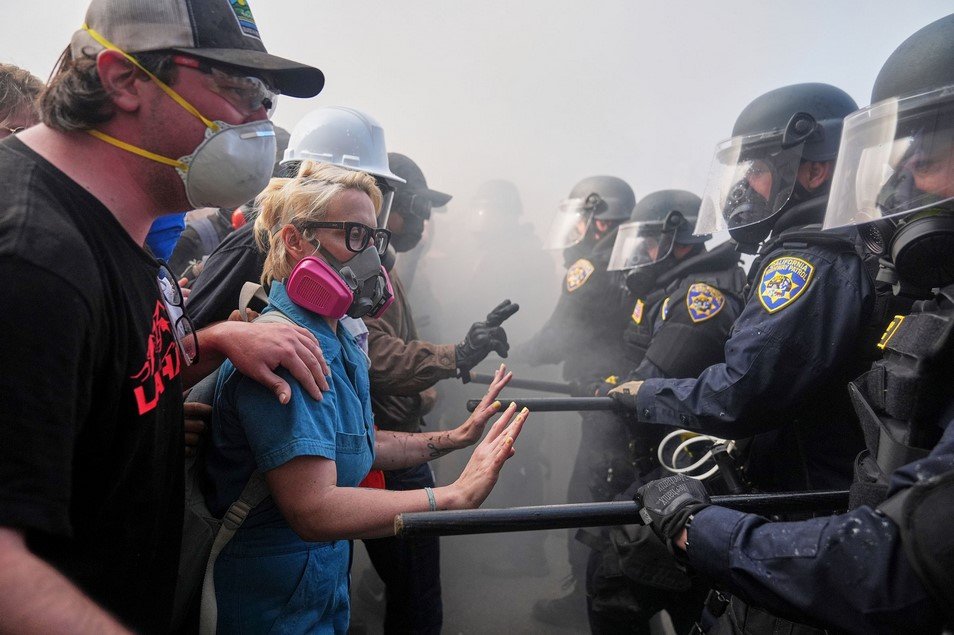 Trump Resumes ICE Raids at Small Businesses Despite California Economic Impact - Immigration Enforcement News